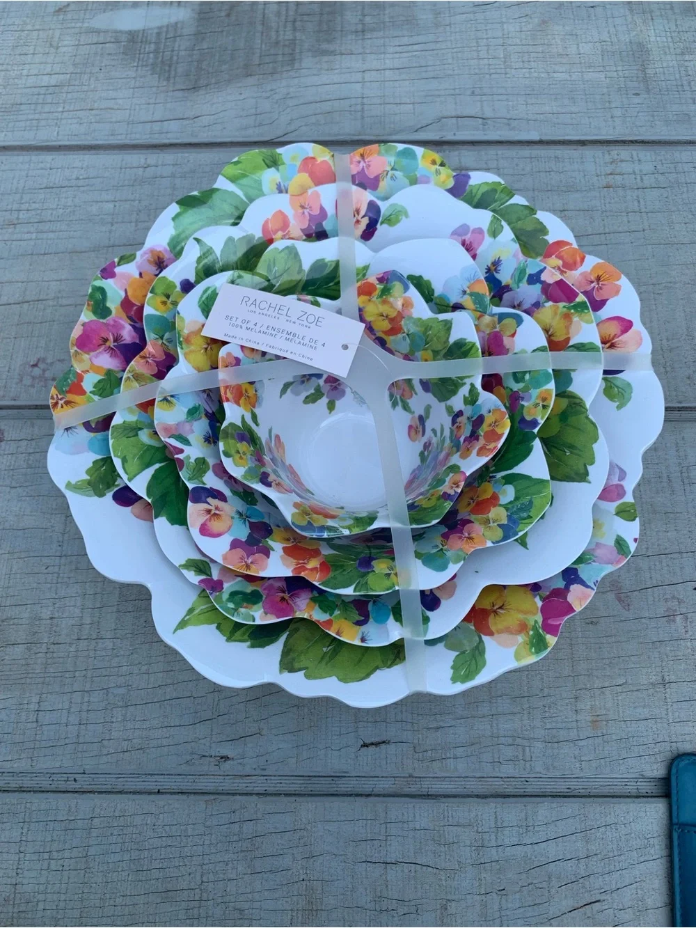 Rachel Zoe Pansy Melamine Serving Bowls Nesting Set of 4 Floral Flower Scalloped